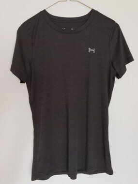 Under Armour workout tee shirt in dark gray